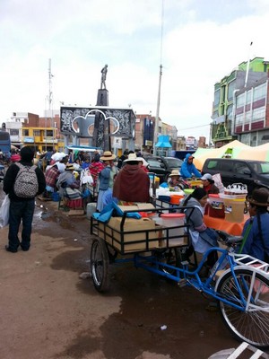 Grensovergang Peru naar Bolivia.